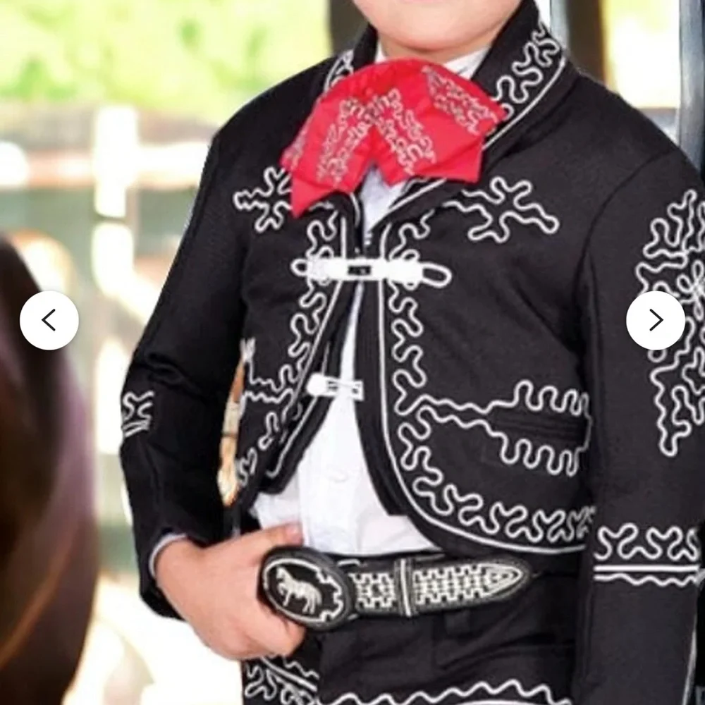 Black and Silver Horse Emblem Belt